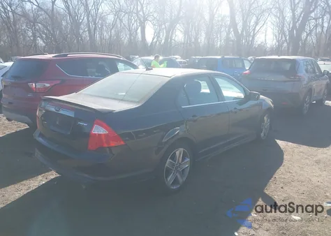 2011 Ford Fusion Sport z USA, uszkodzony, nr VIN 3FAHP0KC2BR210226